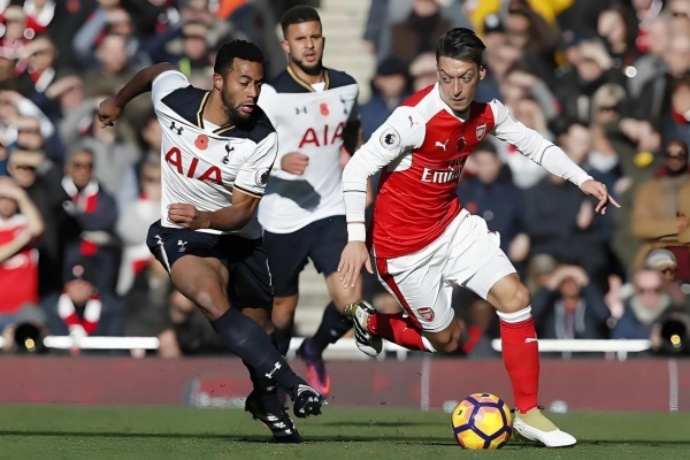 热刺客场3-0完胜埃弗顿：范德芬双响，萨尔头球接力定胜局，升至英超第3