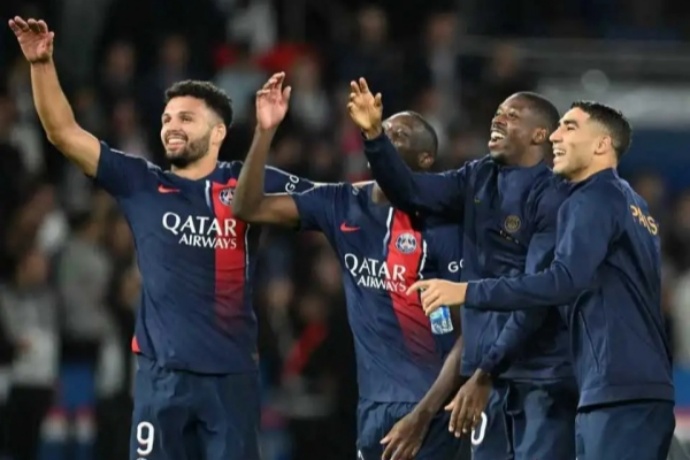 法甲焦点战：巴黎3-2险胜里昂，内维斯补时绝杀，榜首之争再掀波澜 第2张