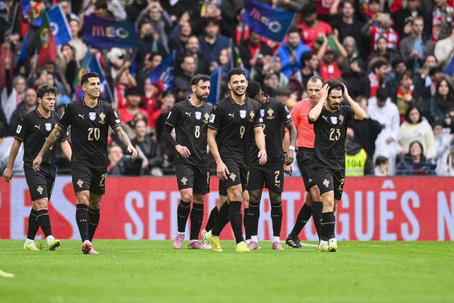 世预赛欧洲区：葡萄牙9-1狂胜亚美尼亚，B费、若昂·内维斯双星闪耀，小组头名晋级美加墨世界杯