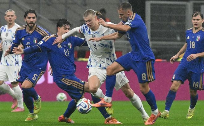 世预赛欧洲区：意大利1-4惨负挪威，哈兰德双响助挪威直通世界杯，意大利进附加赛