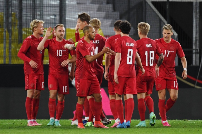 世预赛激战：苏格兰4-2丹麦，麦克托米奈闪耀，小组头名晋级世界杯 第2张