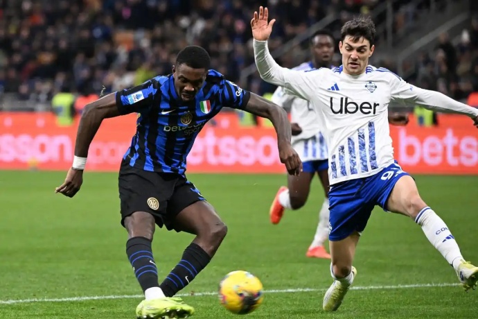 意甲焦点战：科莫VS萨索洛，攻防对决一触即发 第2张