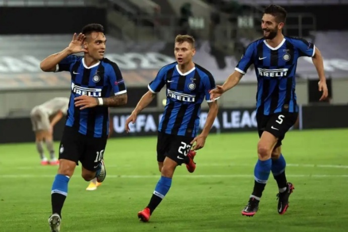 加里波第竞技场激战：劳塔罗双响助国米2-0胜比萨，先赛暂升积分榜次席 第2张